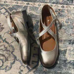 Lucky Brand Necia Silver Cross-Strap Leather Flats Round Toe